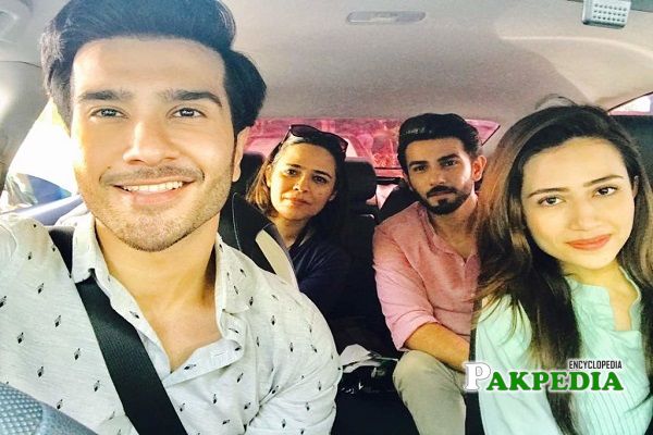 Mehreen with the cast of Khaani