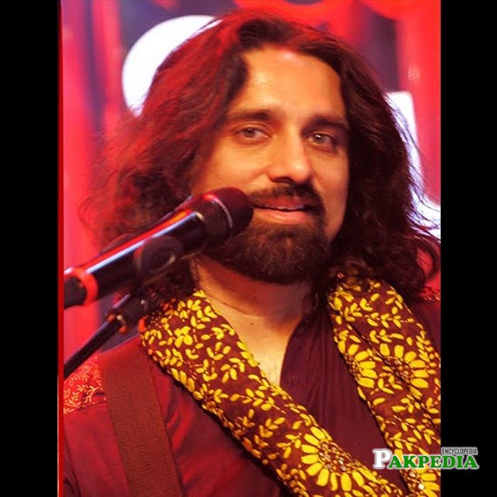 Ali noor while performing in cokestudio