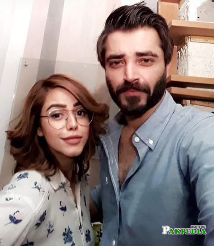 Hina with Hamza Ali Abbasi on sets of Alif