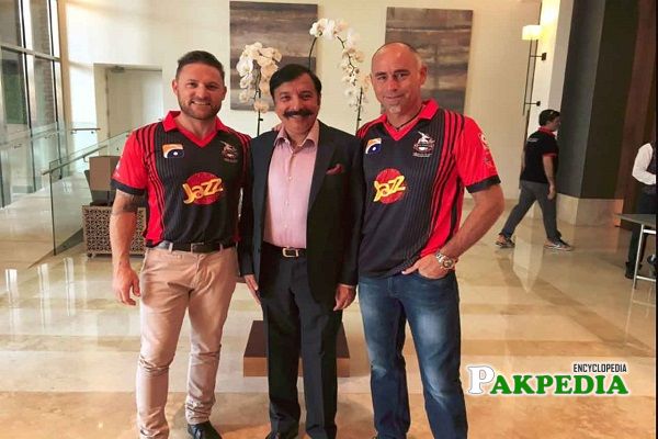 Fawad Rana with the players