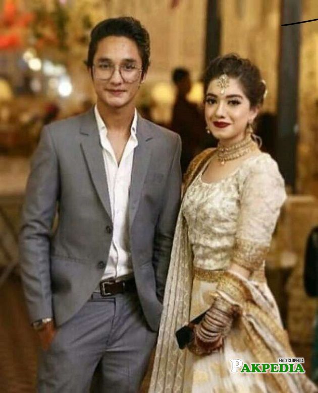 Zuhab Khan with Arisha at her sister's wedding