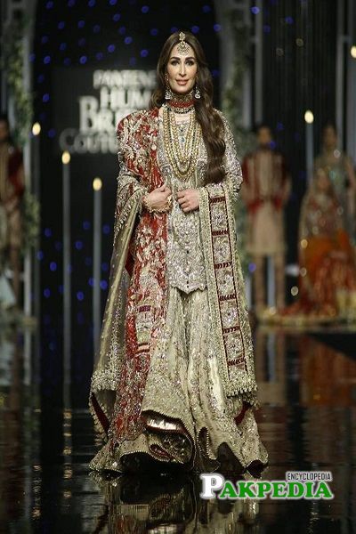 Reema on ramp in Hum Bridal week