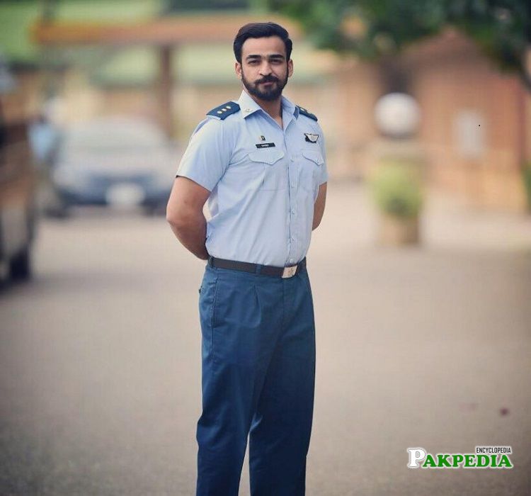 Agha Hassan on sets of Aik thi Marium