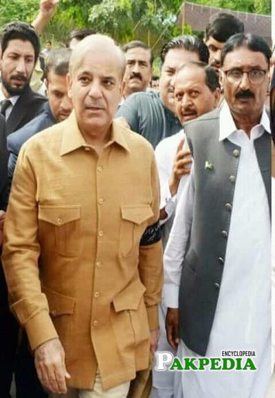 Javed Hasnain shah with Shahbaz Sharif