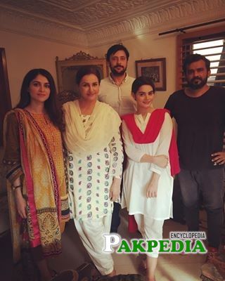 Tipu Sharif with the cast of Hasad
