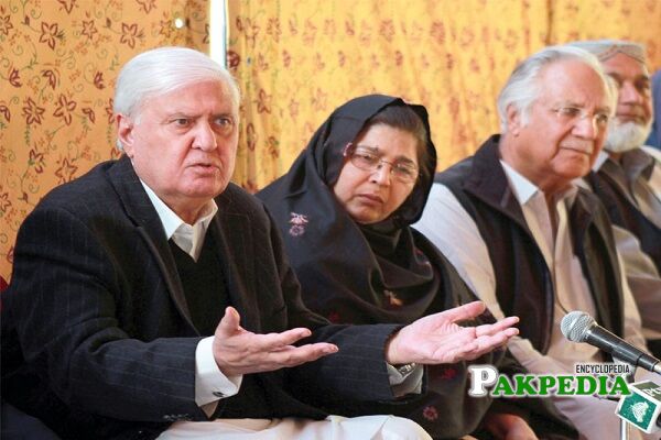 Aftab Ahmad Khan Sherpao Family