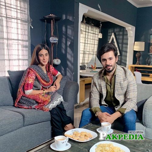 Saim Ali with Iqra Aziz on sets