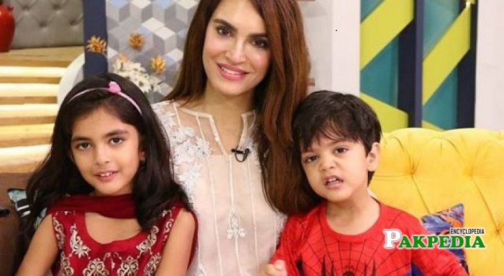 Nadia Hussain with her daughters at Jago Pakistan Jago