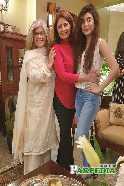 Marina khan with Urwa Hocane