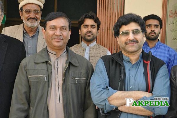 Hamid Yar Hiraj with party members