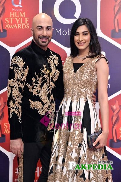 Eshal with HSY at Hum style awards