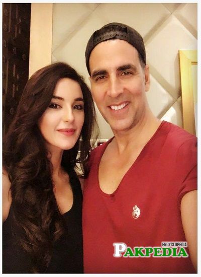 Sadia Khan with Indian actor Akshay Kumar