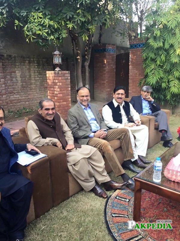 Khawaja Muhammad Waseem with members of pmln