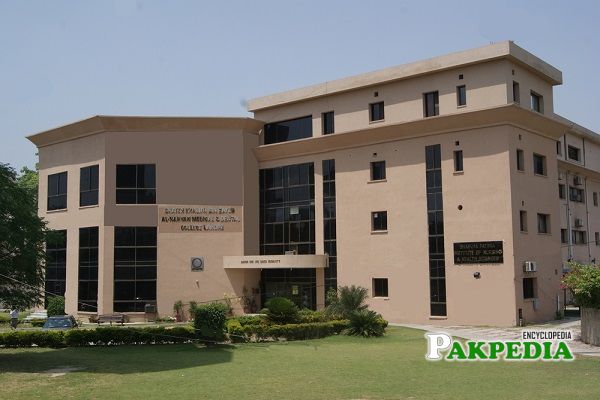 Shaikh Zayed Medical College