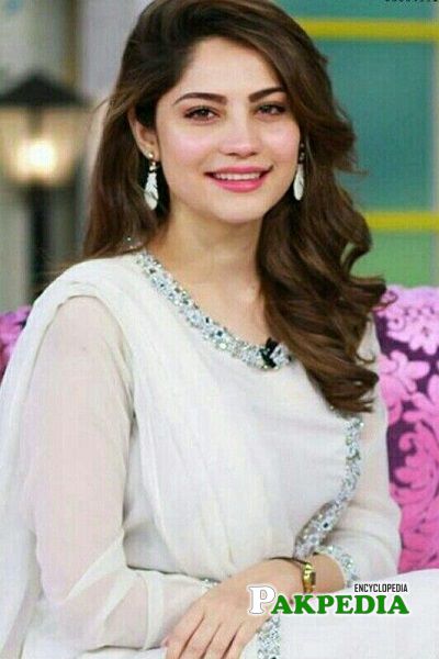 Neelam Muneer Biography