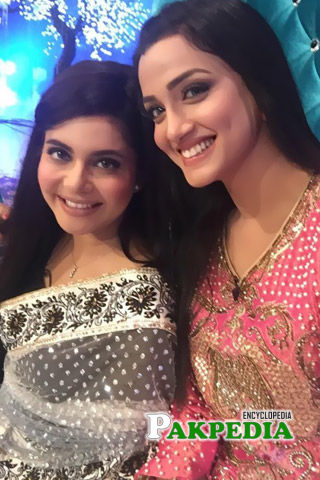 Kiran Tabeer with Nida Yasir at a wedding function