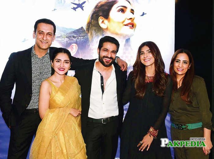 Adnan jaffar with the cast of 'pinky memsaab'