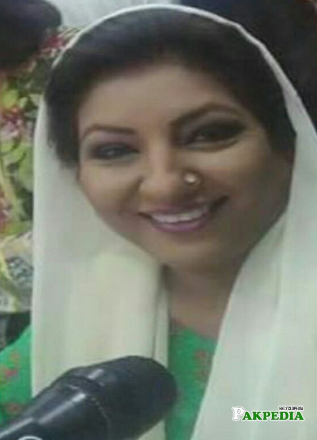 Newscaster Ishrat Fatima