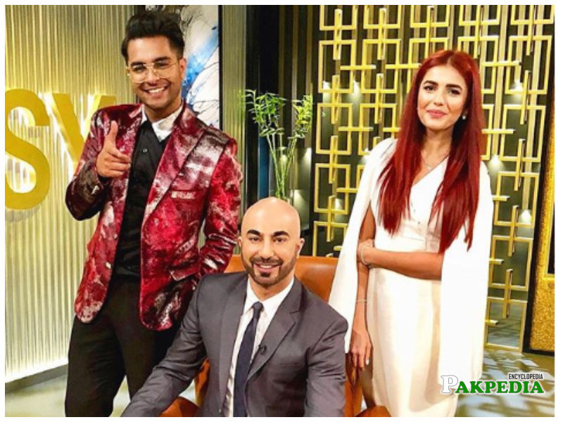 Asim Azhar with Momina Mustehsan on show of HSY