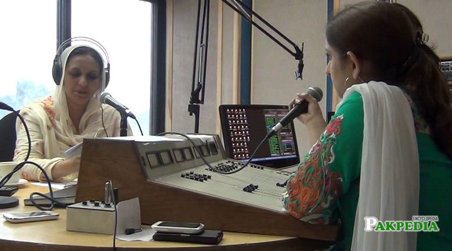 Nausheen Hamid at radio station