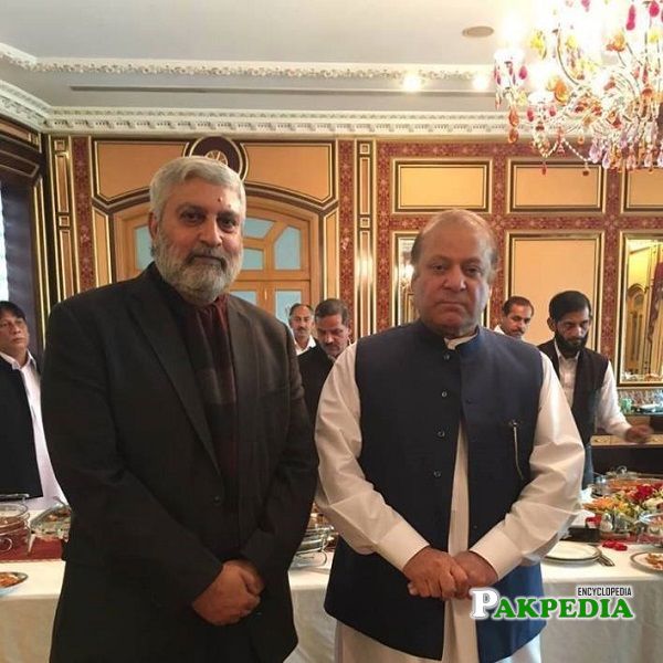 Malik Nadeem Kamran with Nawaz Sharif