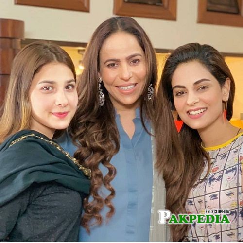 Zainab with Ammar Khan and Hina Altaf on sets