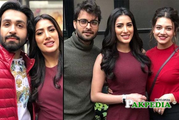 Mehwish hayat with the cast of 'Chaalawa'