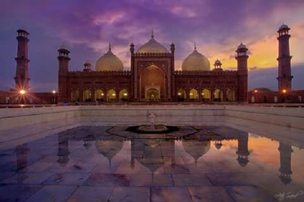 Badshahi Mosque Location