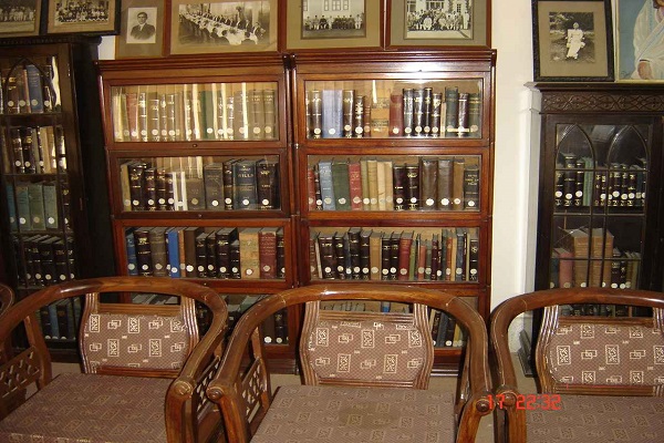 University of Karachi library