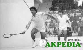 15, 1983 - Squash World Champion Jahangir Khan... ... from Pakistan (in front) has won the Swiss Masters in Schlieren recen