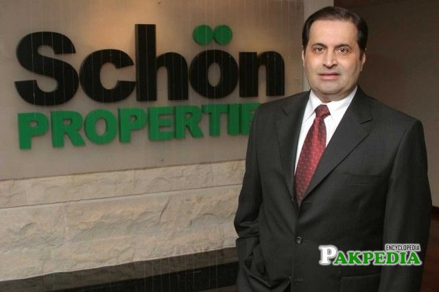 His Father Tahir Schon 