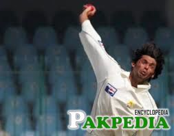 Mohammad Asif Bowlling Hard