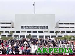 Group photo of the National Assembly of Pakistan upon completion of their five year term.