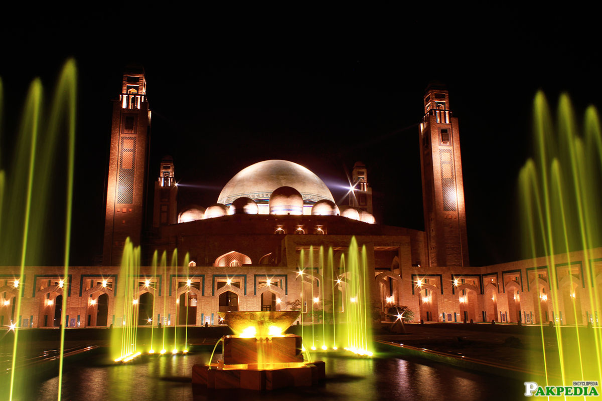 The Grand Jamia Masjid is a proud identity of Bahria Town Lahore