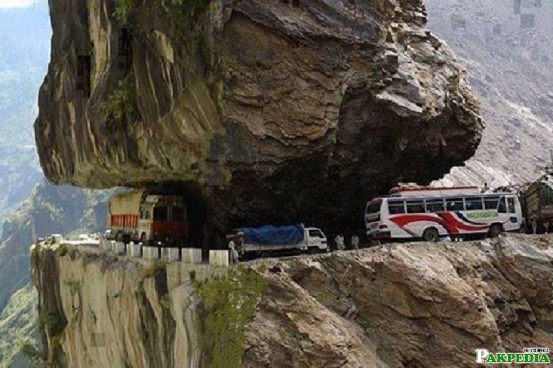 17 Stunning Views of Pakistan's Karakoram Highway