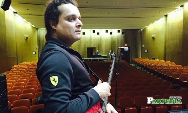 Mekaal Hasan doing practise in the theater
