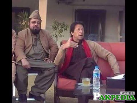 Mufti Abdul Qavi with Imran Khan