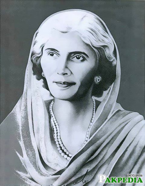 Nice photo of Fatima Ali Jinnah